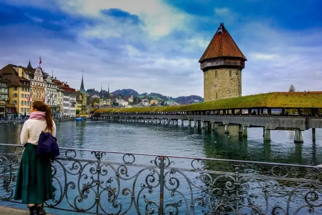 How far is lucerne from zurich