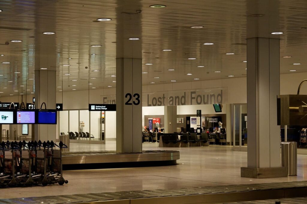 How big is zurich airport